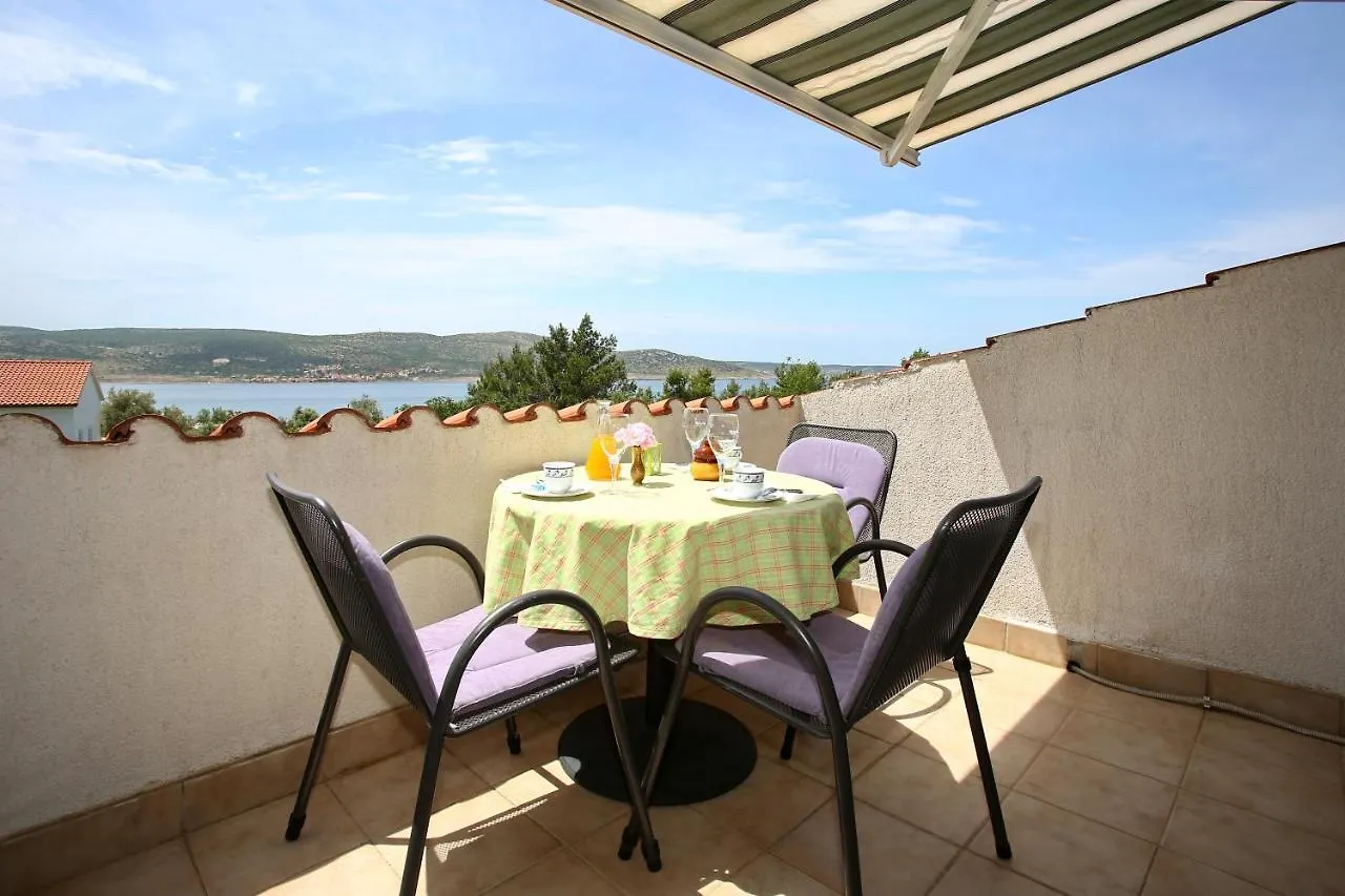 Apartments Vila Ana Seline