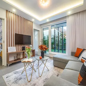 https://lavida-deluxe-villa-hajdszoboszl.hotels-hajduszoboszlo-hungary.com