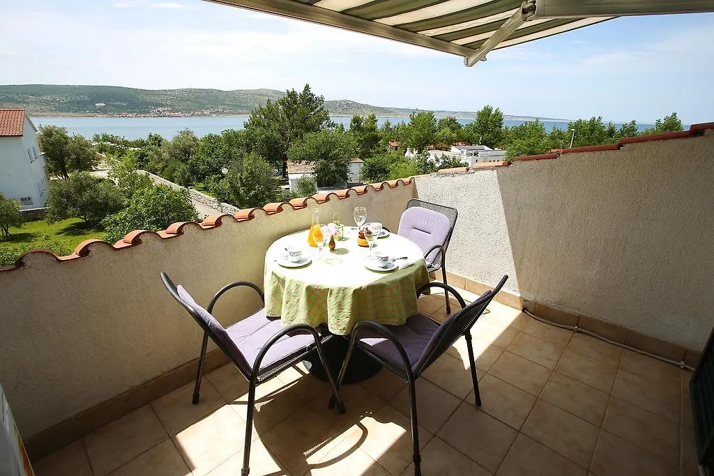Apartments Vila Ana Seline